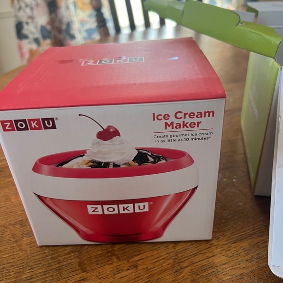 Ice Cream Maker - Picture 2 of 4